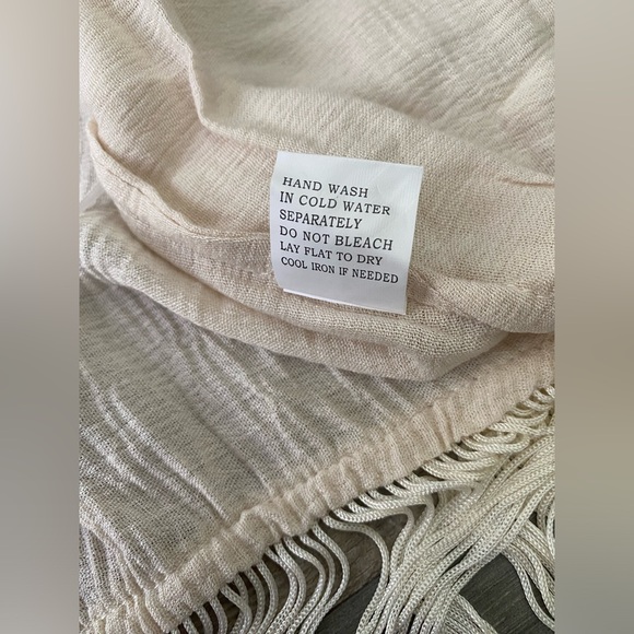 Roommates Vest Women's Small Crochet Long Fringe Ivory Boho Chic Coastal Cowgirl - Picture 6 of 9